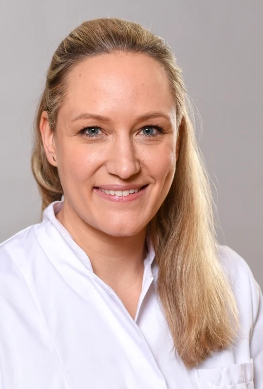 Herzlich willkommen im Team, Frau Dr. med. Kipper! 1 Herzlich willkommen im Team, Frau Dr. med. Kipper! 1